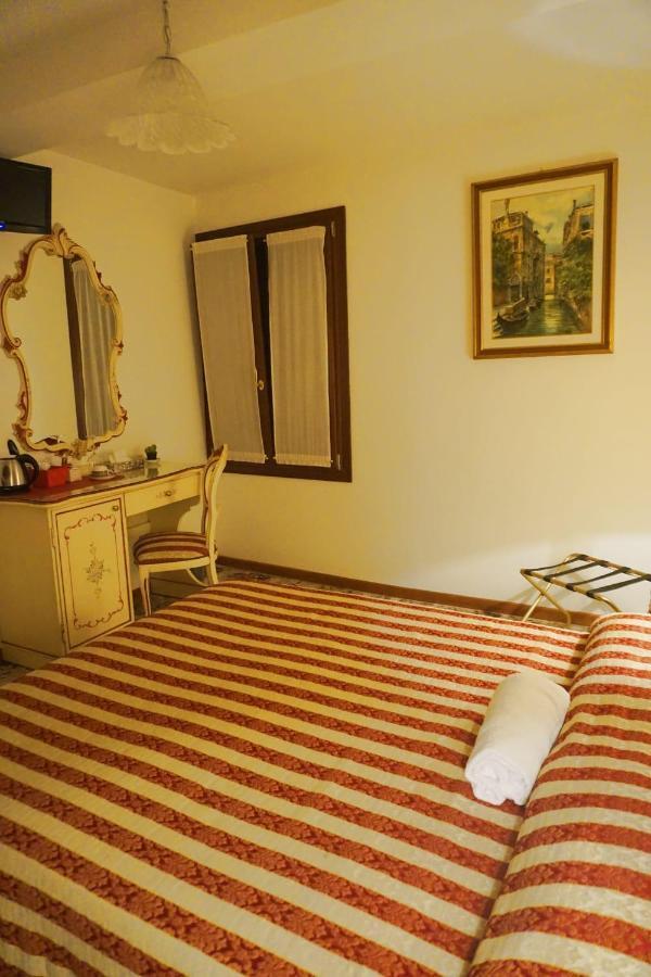 Guesthouse Al Profeta Veneţia Exterior foto